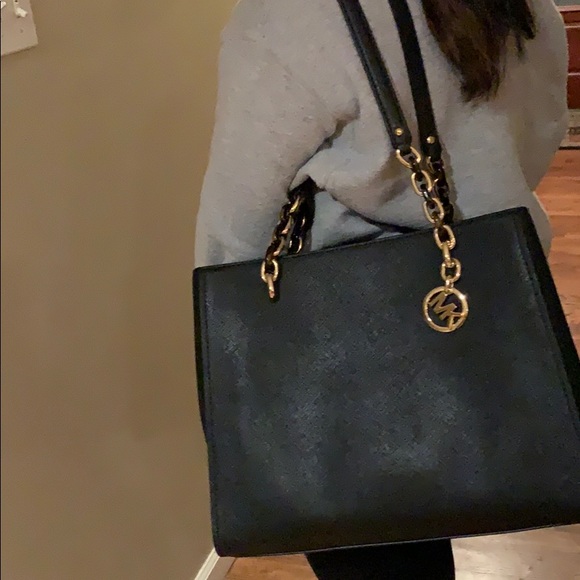 Purse - Picture 2 of 3